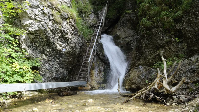 Jánošíkove diery – großer Rundweg